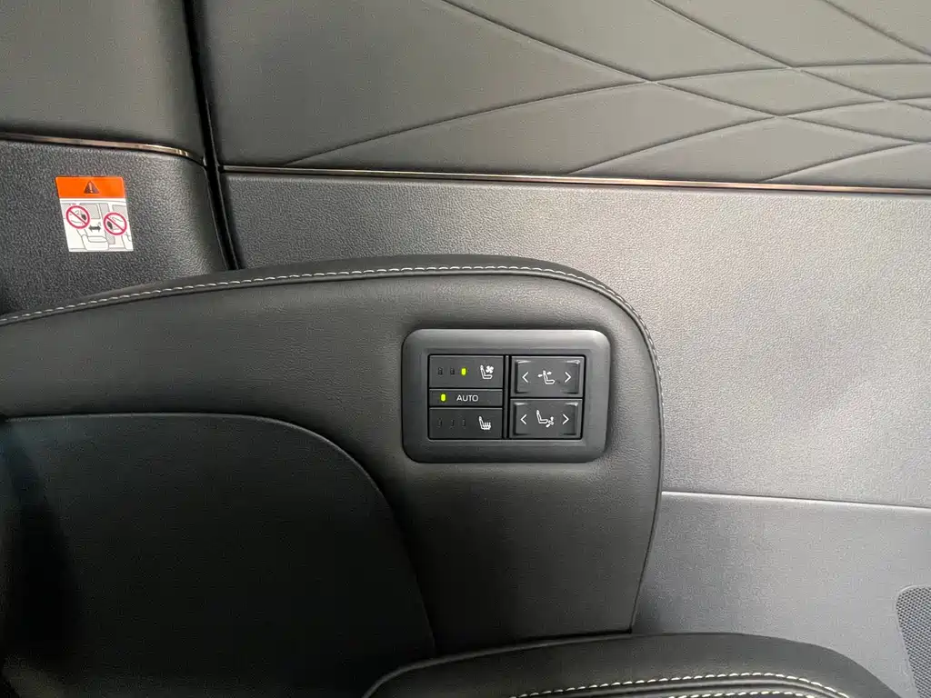 Toyota Alphard 2025 — фото 10