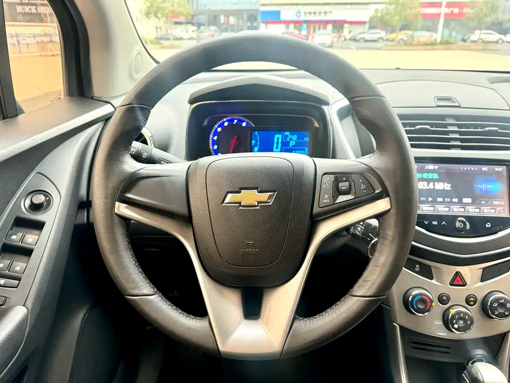 Chevrolet Trax 2016 — фото 9