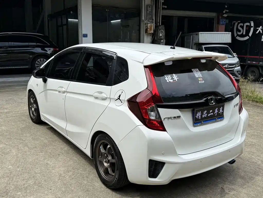 Honda Fit 2017 — фото 18