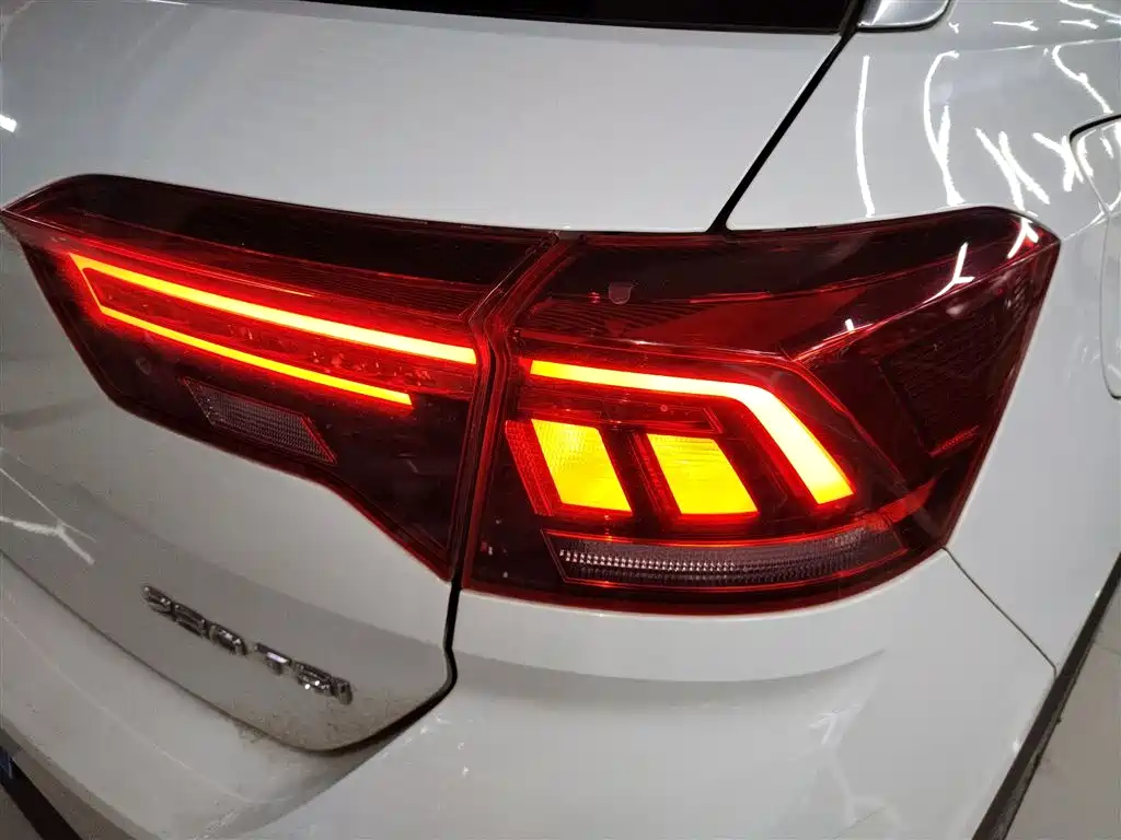 Volkswagen T-Roc 2021 — фото 24