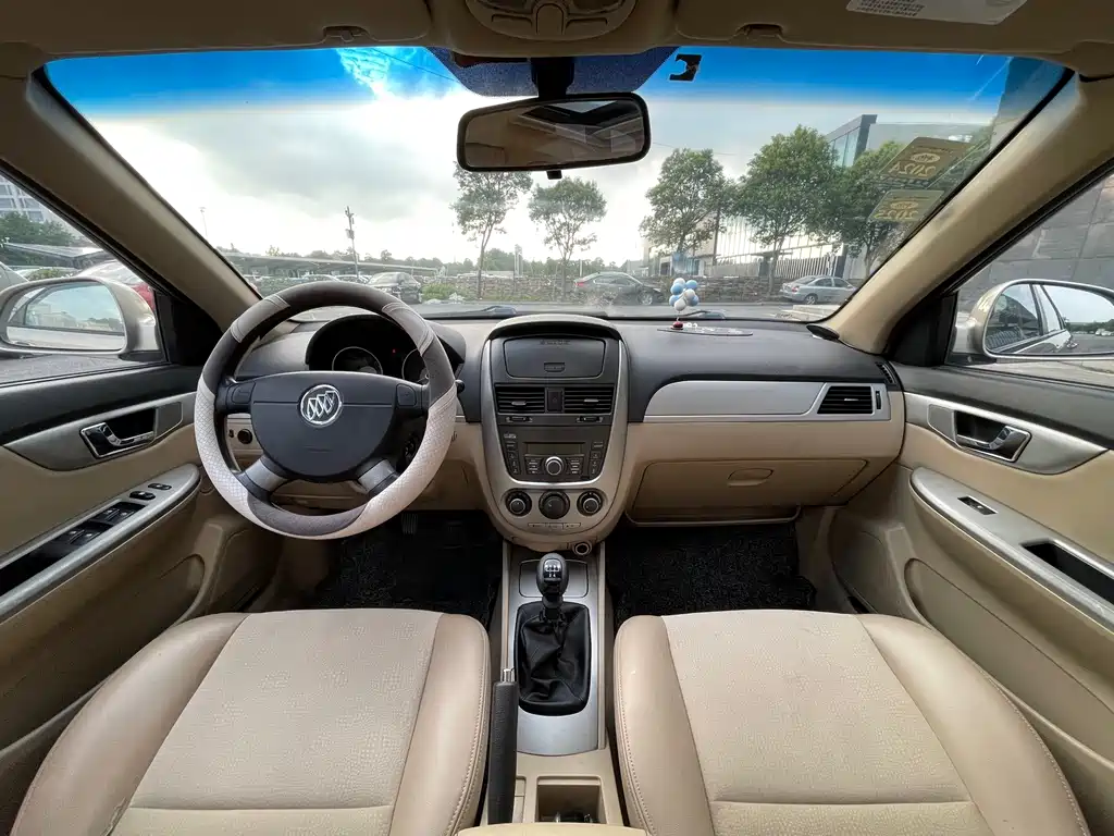 Buick Excelle 2013