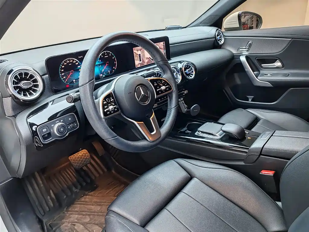 Mercedes-Benz A-Class 2021 — фото 13