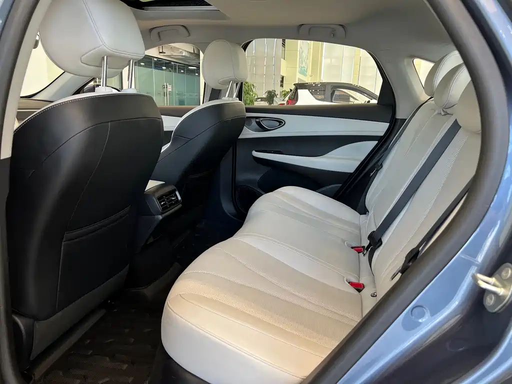 BYD Seal 05 DM-i 2025 — фото 7