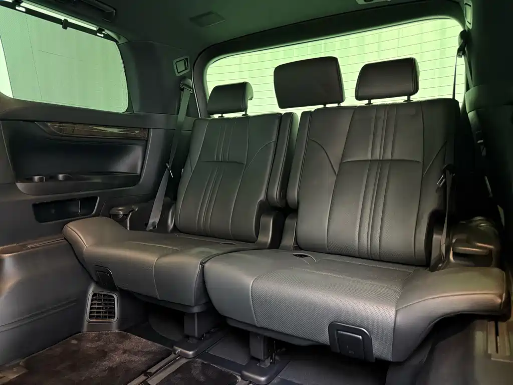 Toyota Alphard 2021