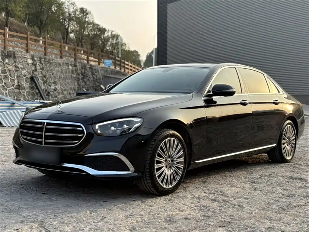 Mercedes-Benz E-Class 2022 — фото 12