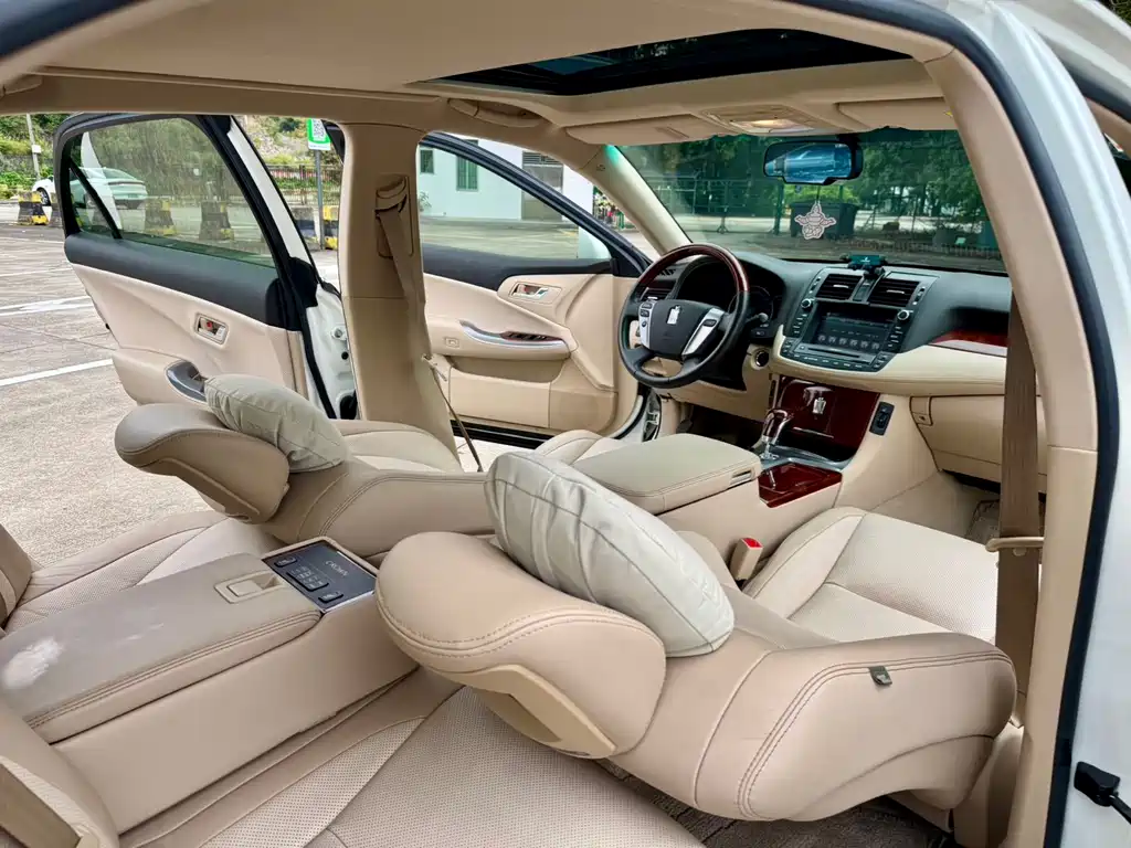 Toyota Crown 2015 — фото 6