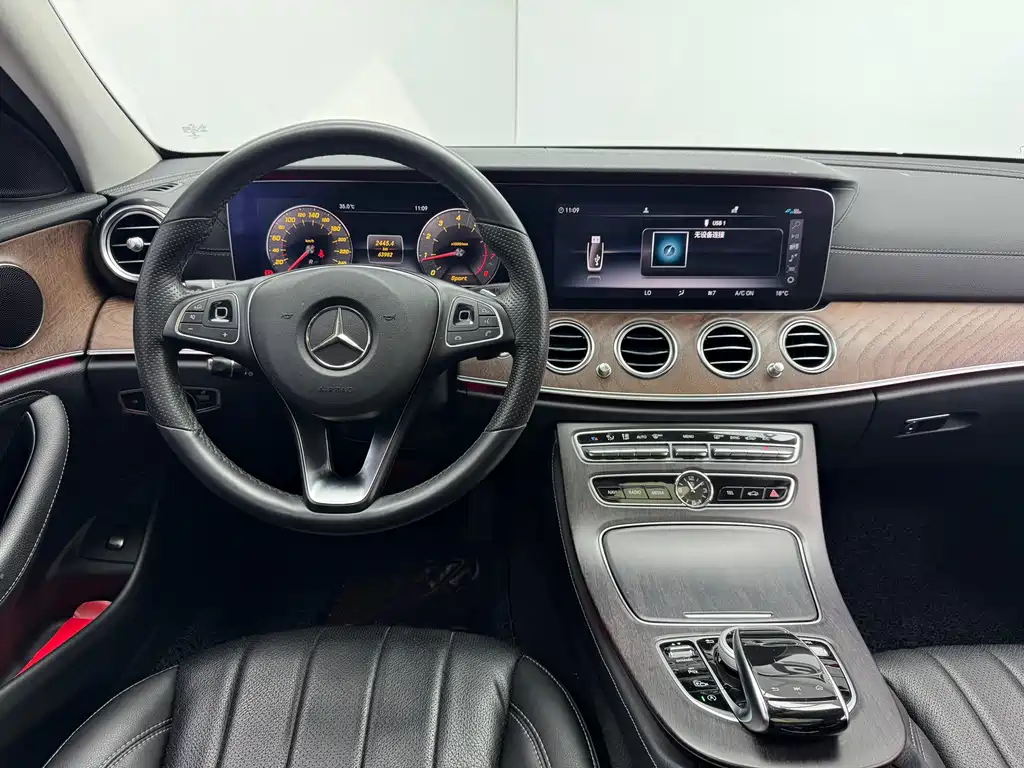 Mercedes-Benz E-Class 2017 — фото 17