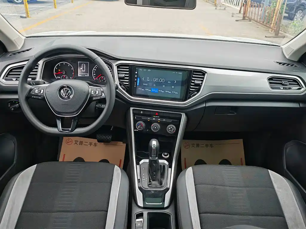 Volkswagen T-Roc 2018 — фото 12