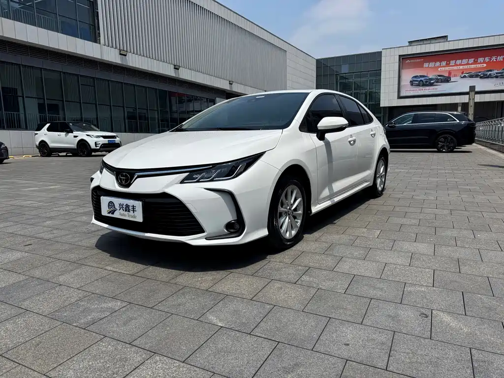 Toyota Corolla 2022 — фото 1