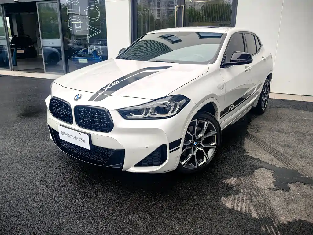 BMW X2 2022 — фото 1