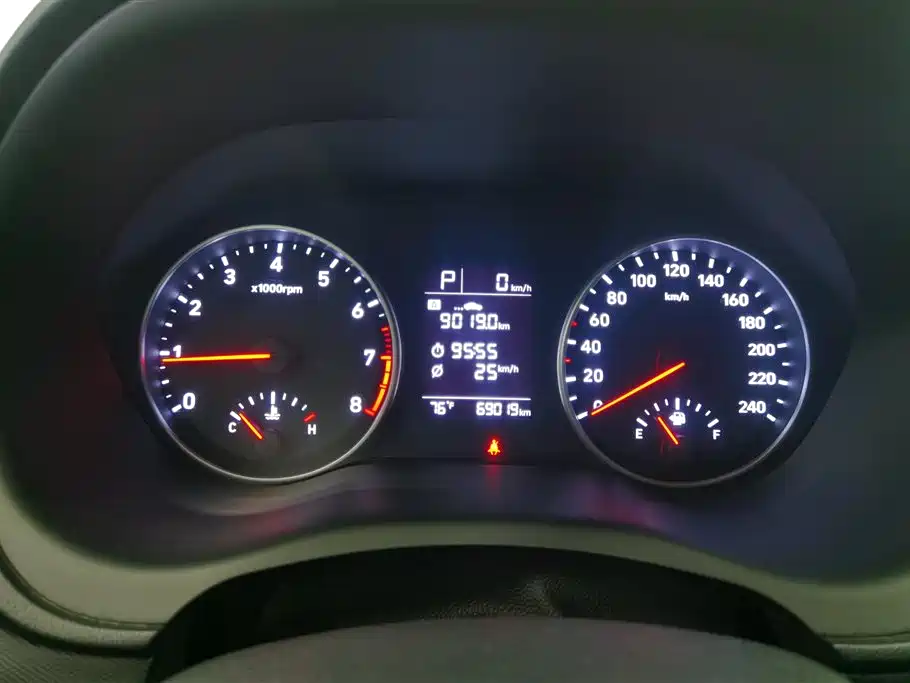 Hyundai Elantra 2021 — фото 14