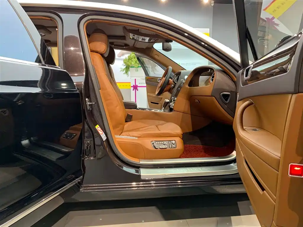 Bentley Flying Spur 2013 — фото 15
