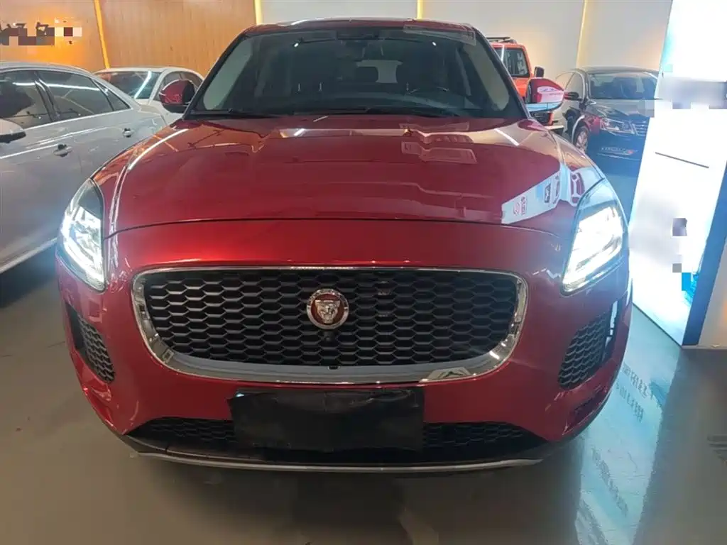 Jaguar E-PACE 2019 — фото 3