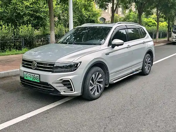 Volkswagen Tiguan L Plug-In Hybrid 2020