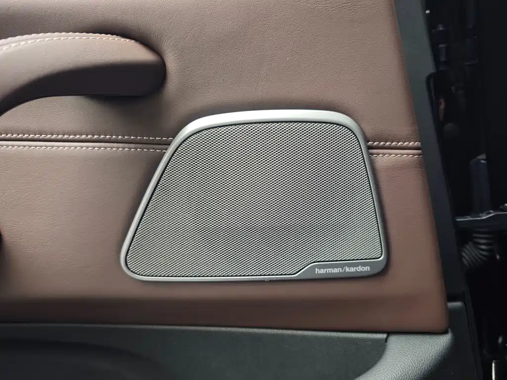 BMW 5 Series 2018 — фото 14