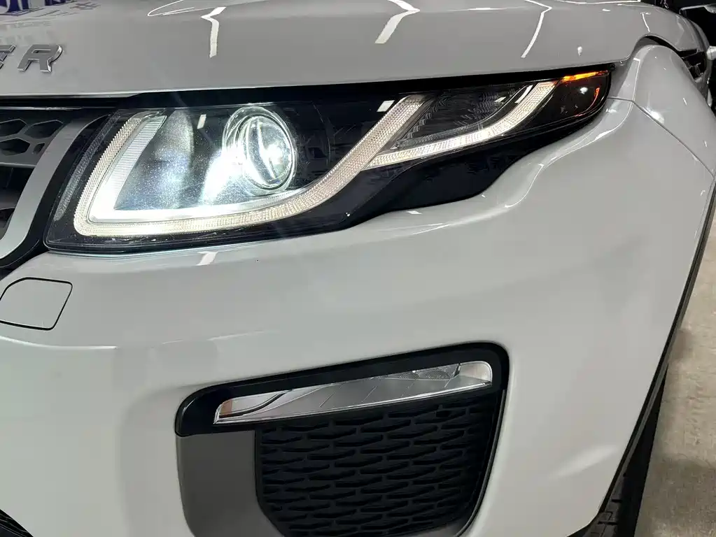 Land Rover Evoque 2018 — фото 20