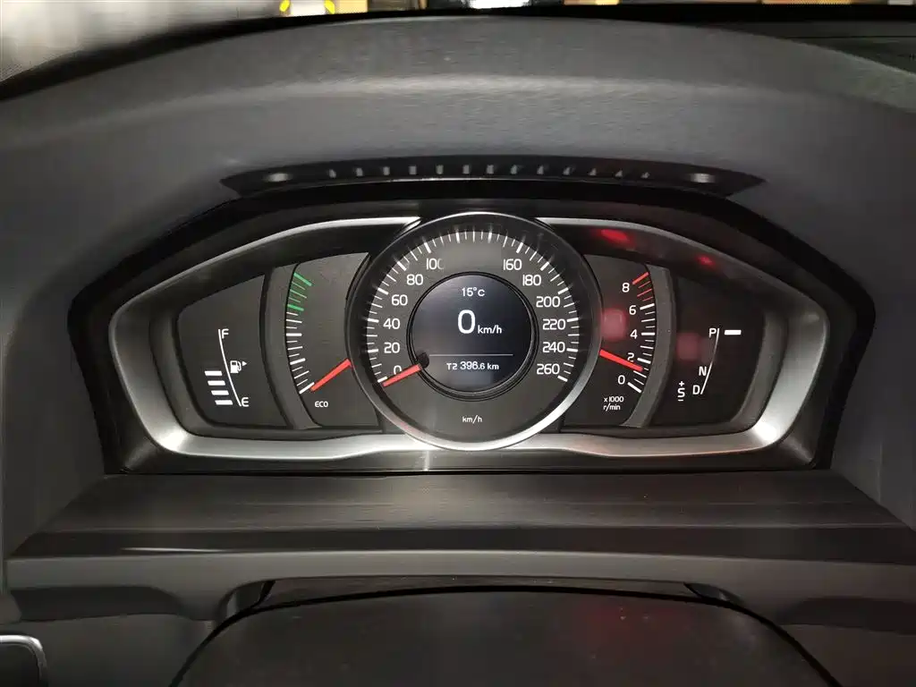 Volvo S60 2015 — фото 4