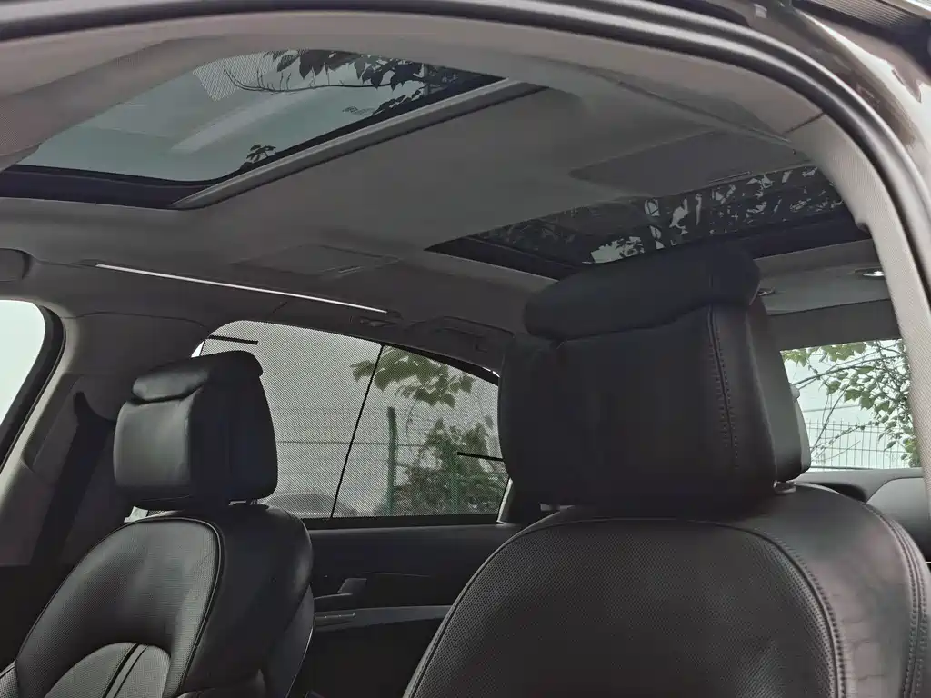 Audi A8 2015 — фото 20