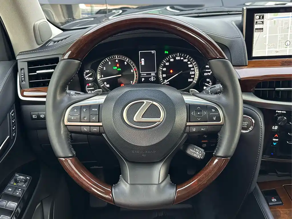 Lexus LX 2018