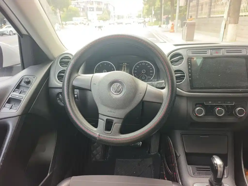 Volkswagen Tiguan 2015