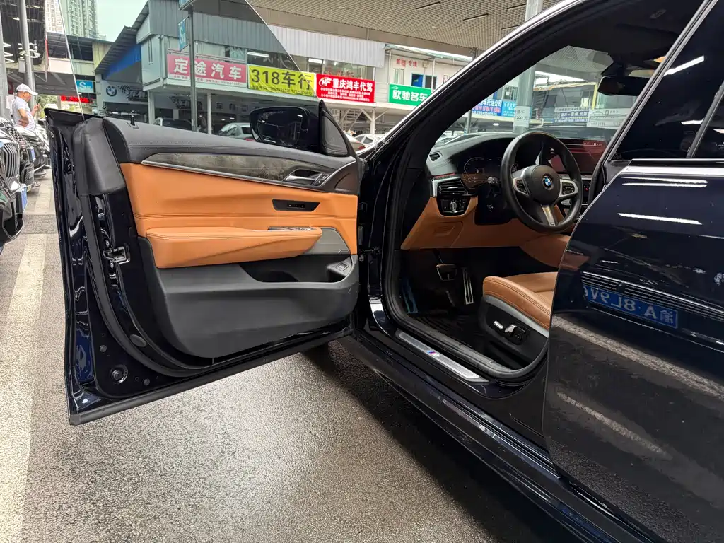 BMW 6 Series GT 2023 — фото 10