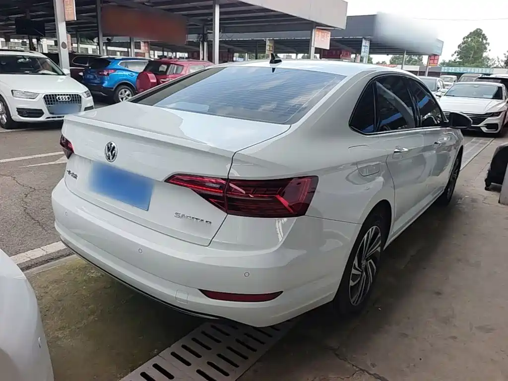 Volkswagen Sagitar 2022