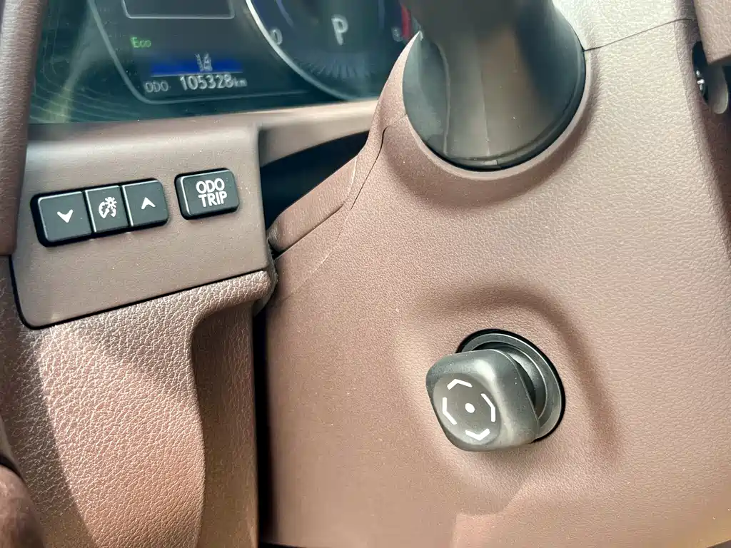 Lexus ES 2020 — фото 11
