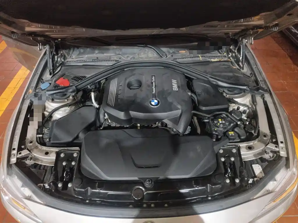BMW 3 Series 2017 — фото 11