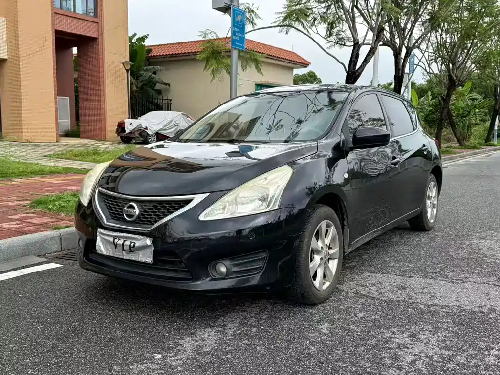 Nissan Tiida 2014