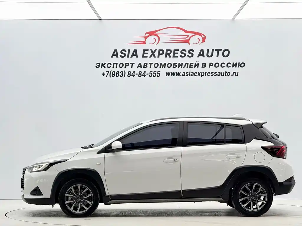 Toyota Yaris L 2023 — фото 7