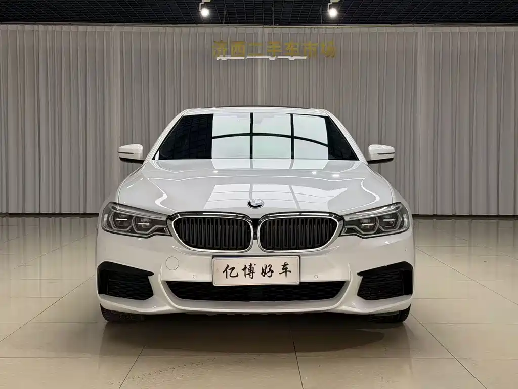 BMW 5 Series 2020 — фото 1