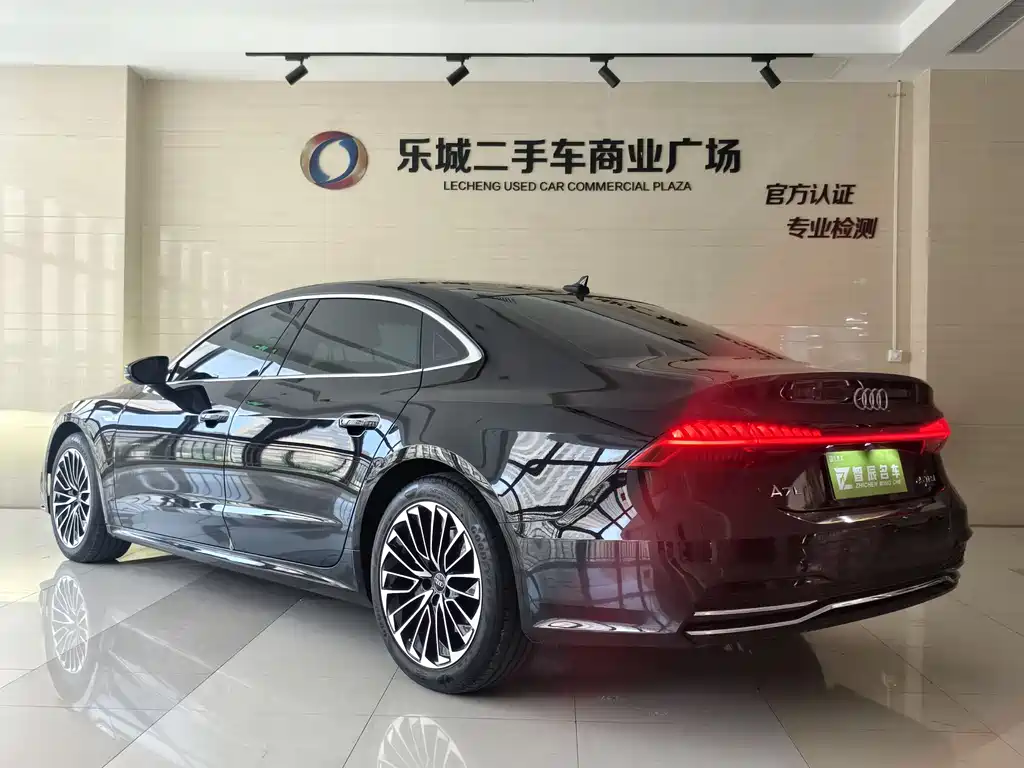 Audi A7L 2025 — фото 14
