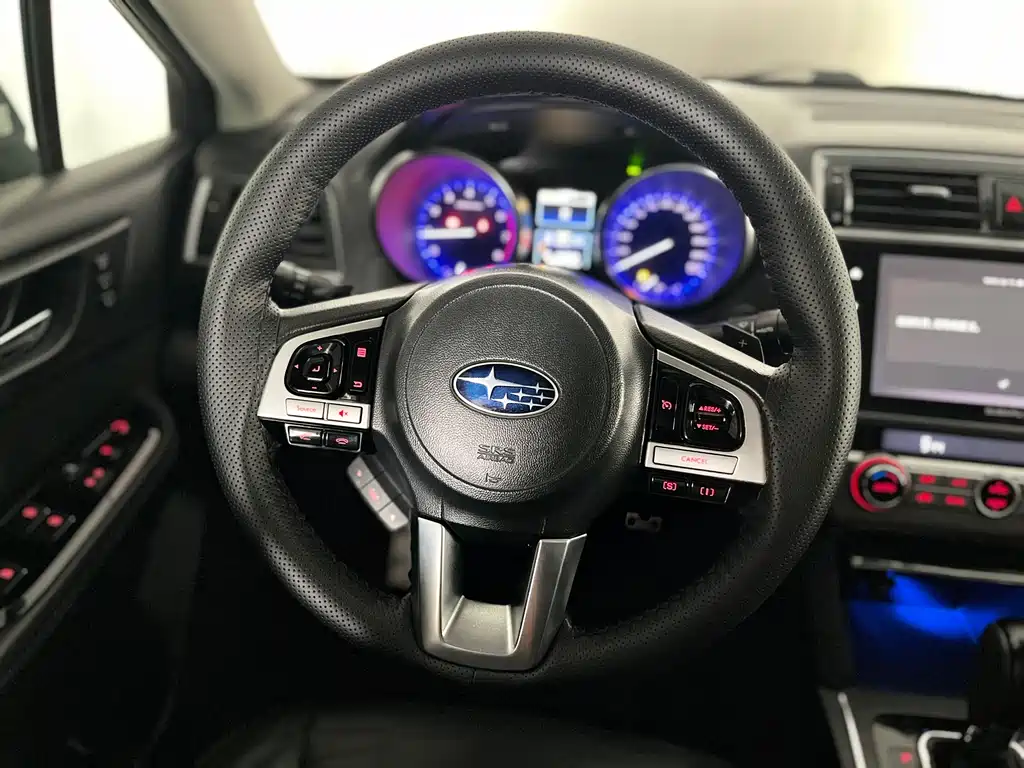 Subaru Legacy 2017 — фото 16