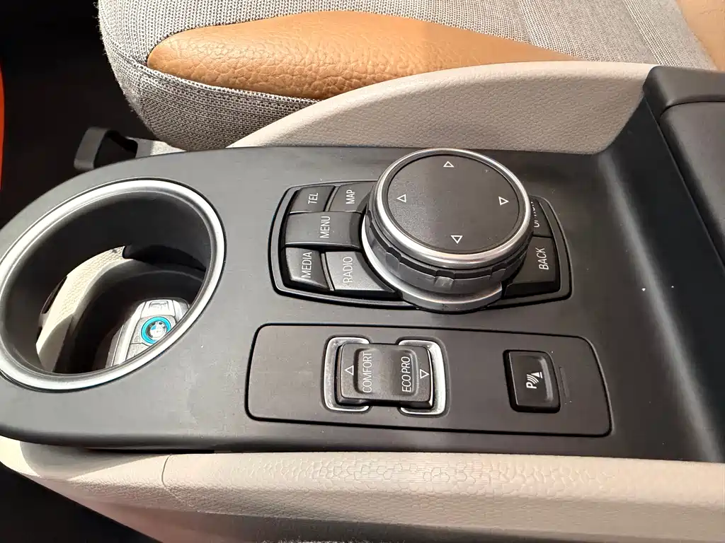 BMW i3 2015 — фото 19