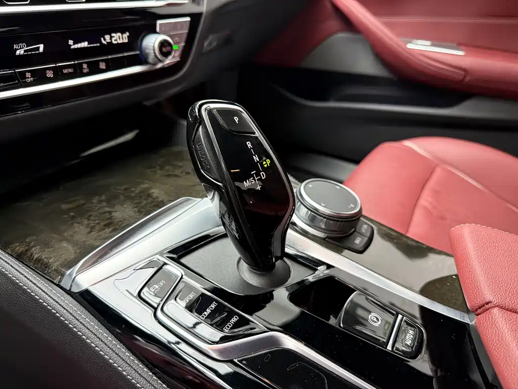 BMW 5 Series 2023 — фото 12