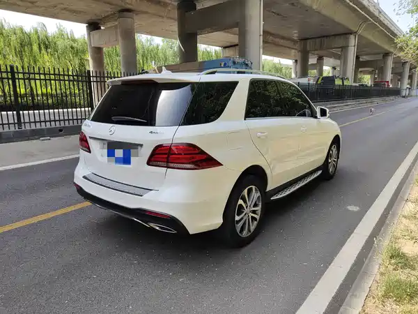 Mercedes-Benz GLE 2016