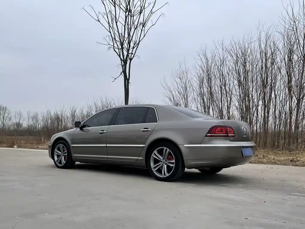 Volkswagen Phaeton 2016 — фото 10