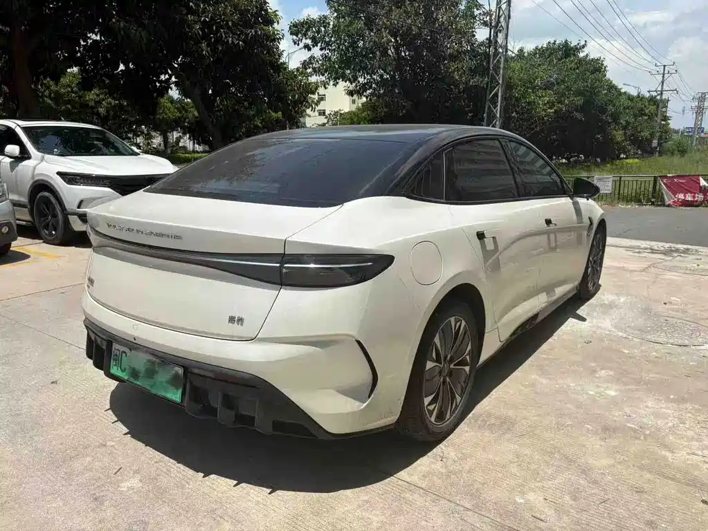 BYD Seal 2025 — фото 2