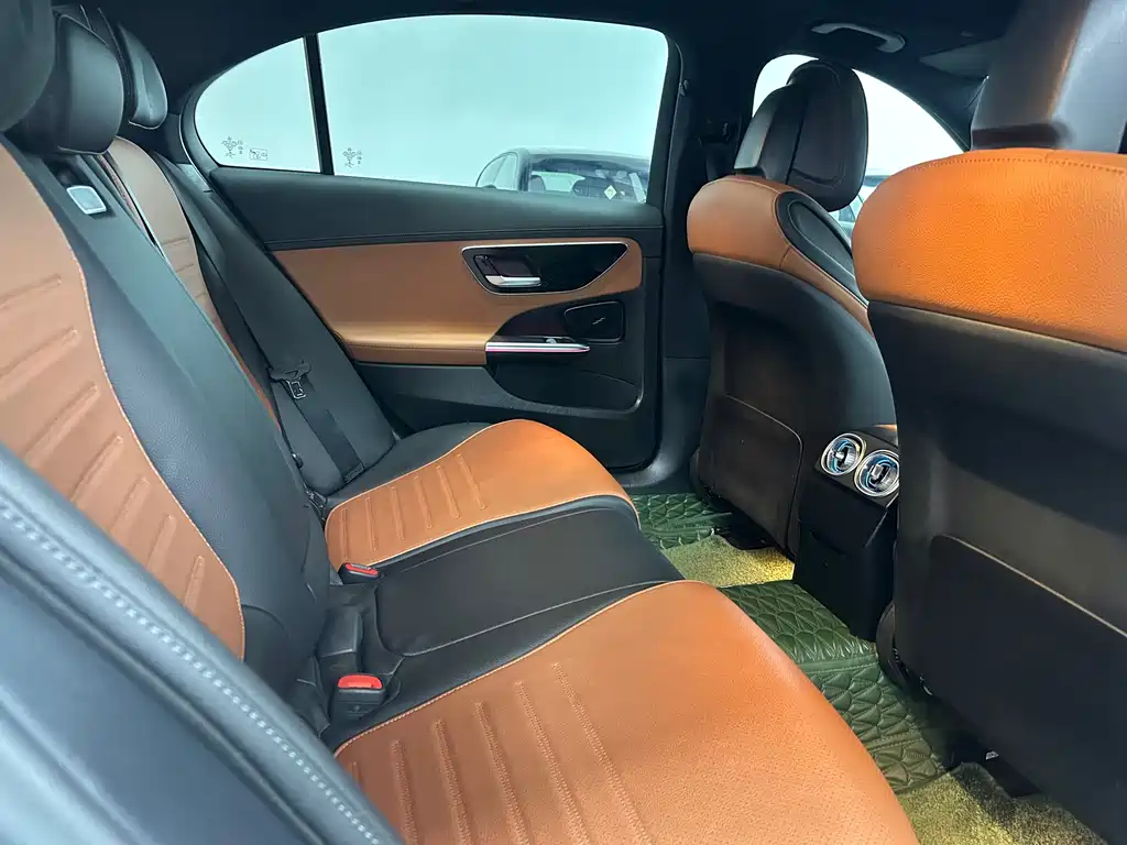 Mercedes-Benz C-Class 2022 — фото 10