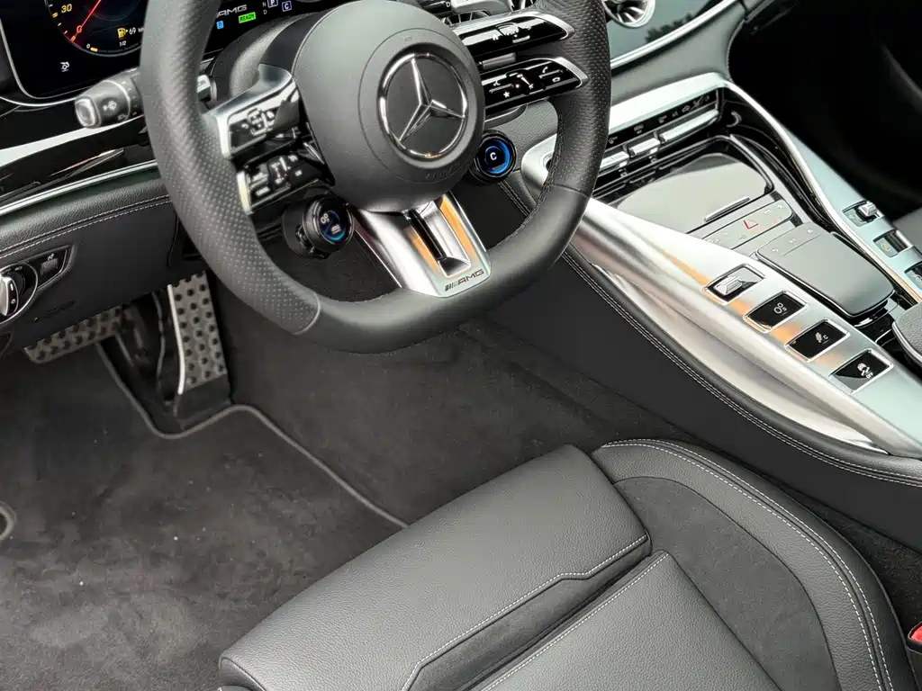 Mercedes-Benz AMG GT 2025 — фото 7