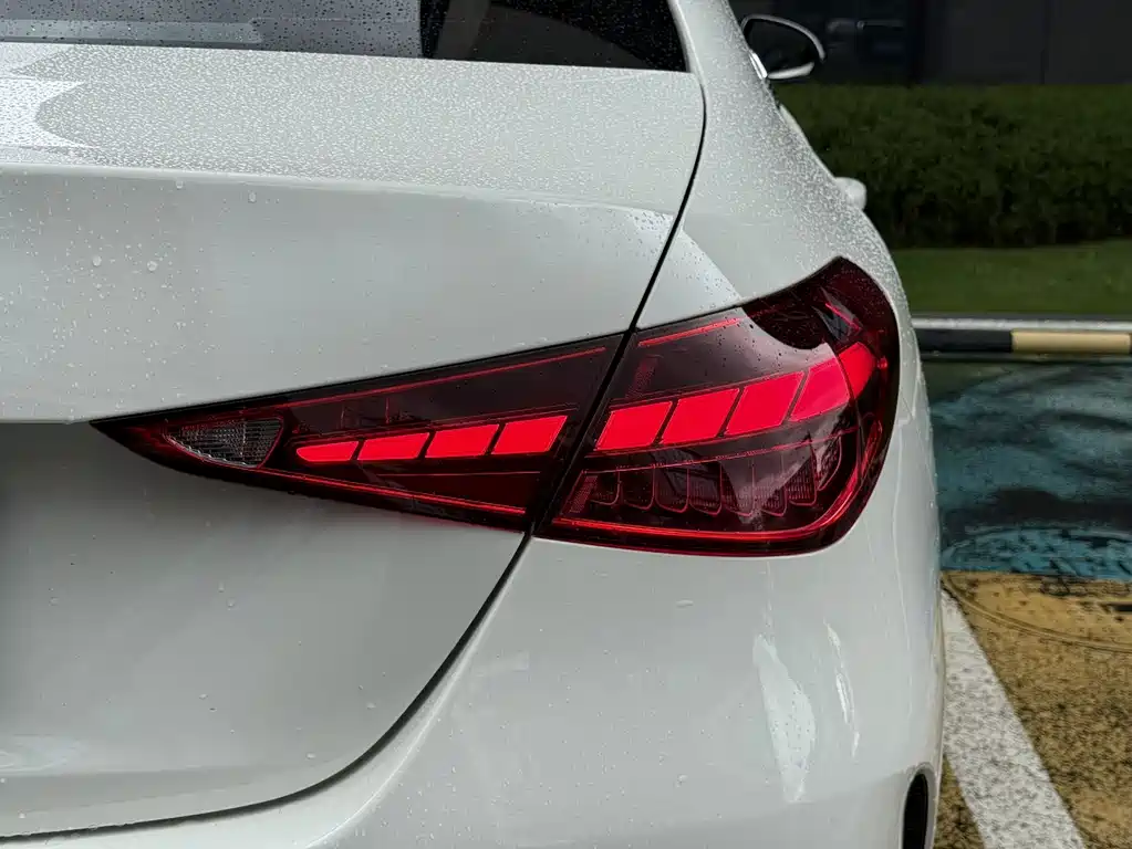 Mercedes-Benz C-Class 2023