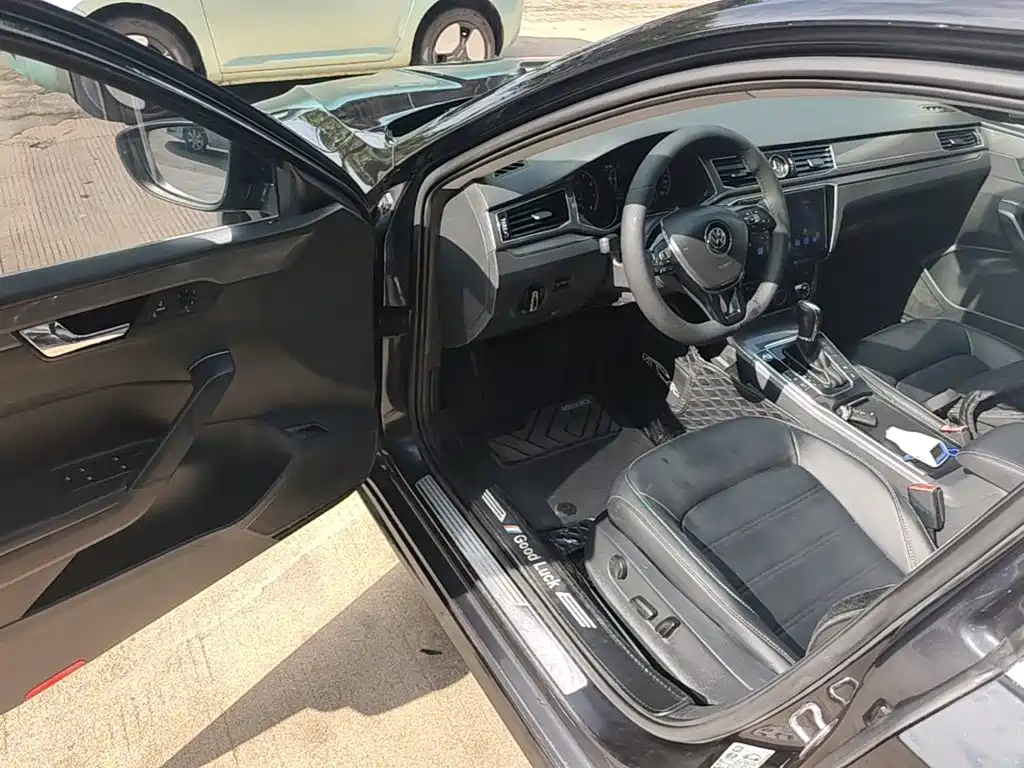 Volkswagen Passat 2017 — фото 16
