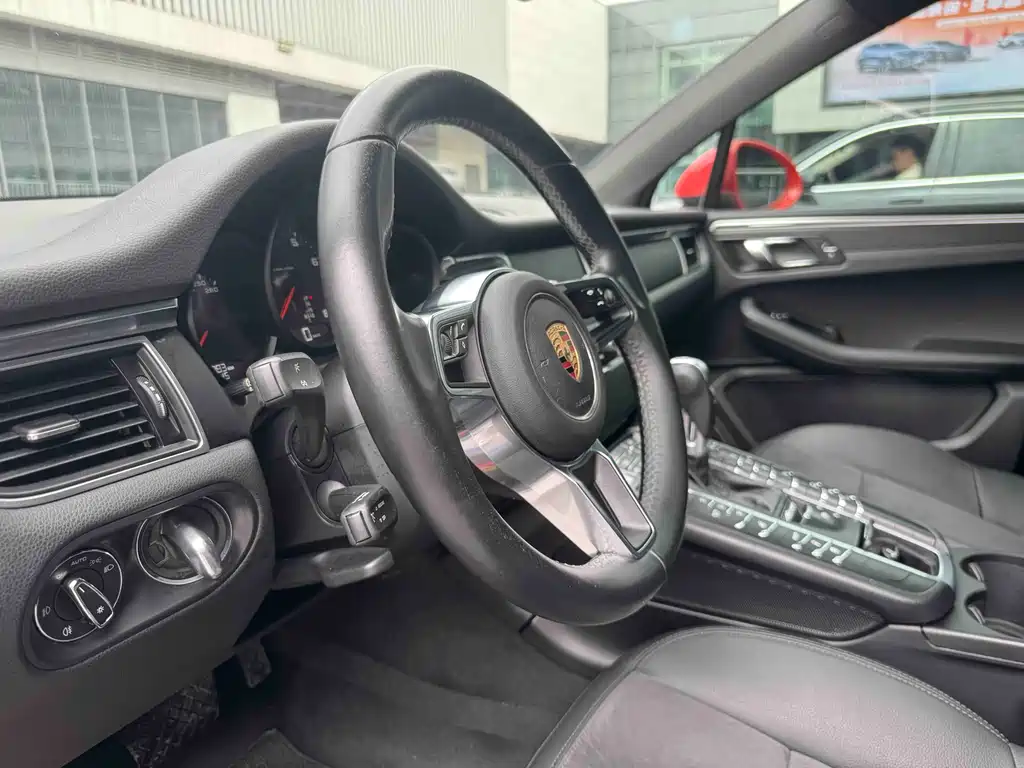 Porsche Macan 2017 — фото 8