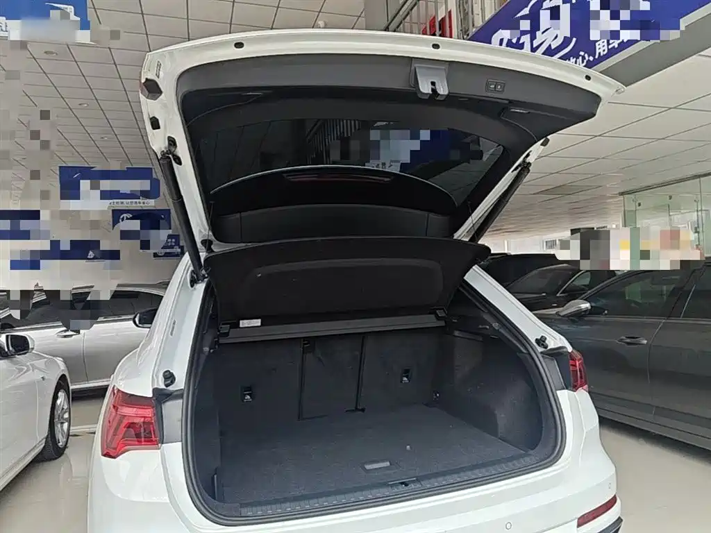 Audi Q3 2023 — фото 19