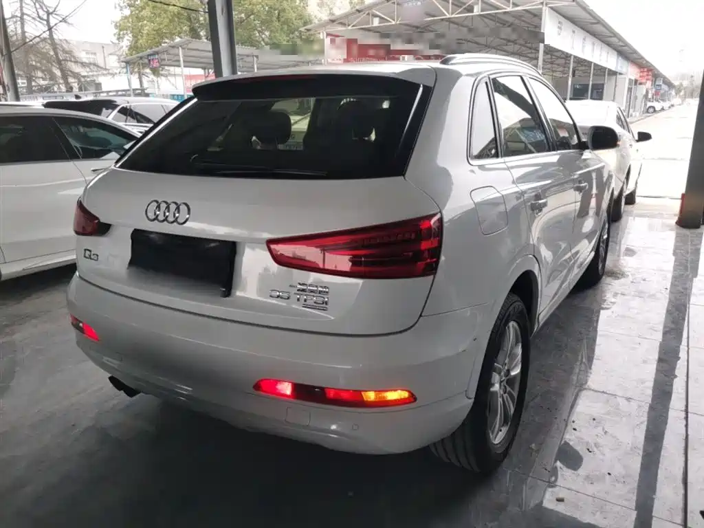 Audi Q3 2016 — фото 7
