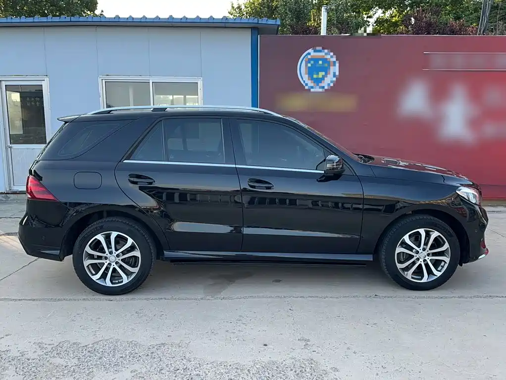 Mercedes-Benz GLE 2016