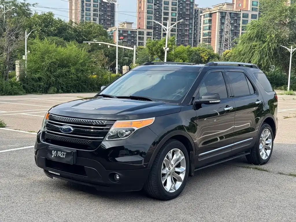 Ford Explorer 2014 — фото 1
