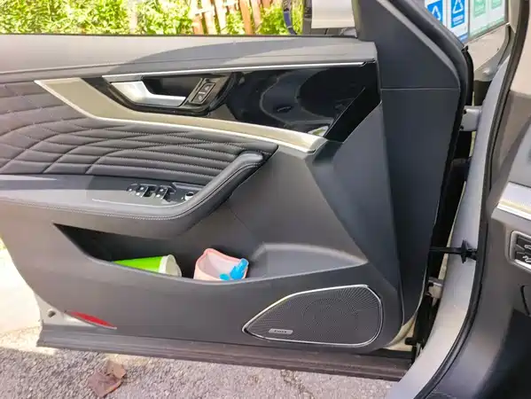 Hongqi HS5 2022