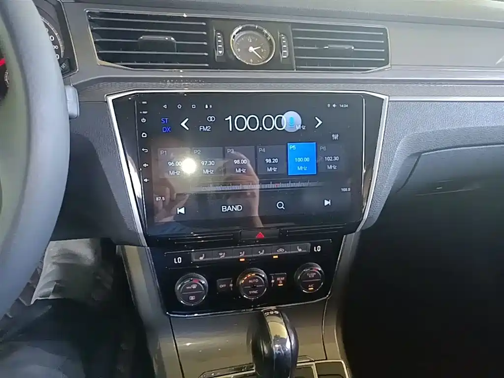 Volkswagen Passat 2018 — фото 13