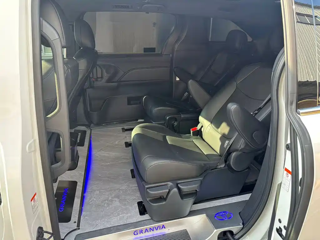 Toyota Granvia 2025